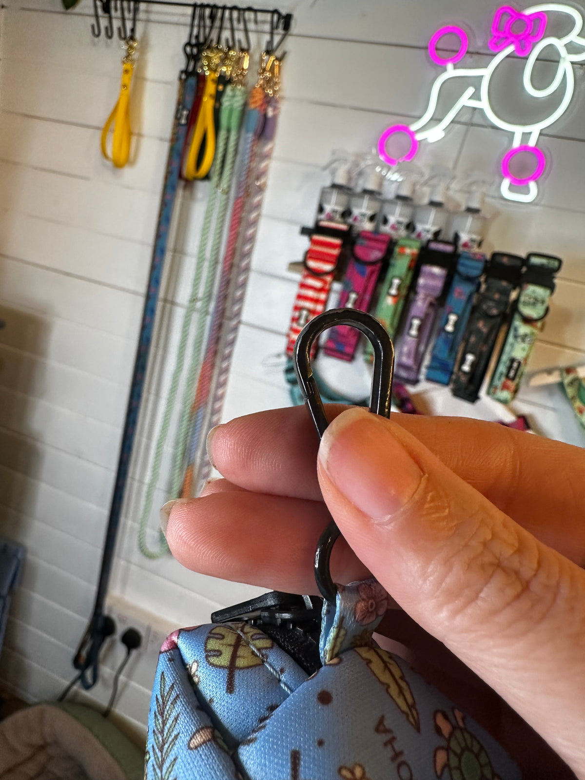 PRE-LOVED: Island Breeze Poo Bag Holder