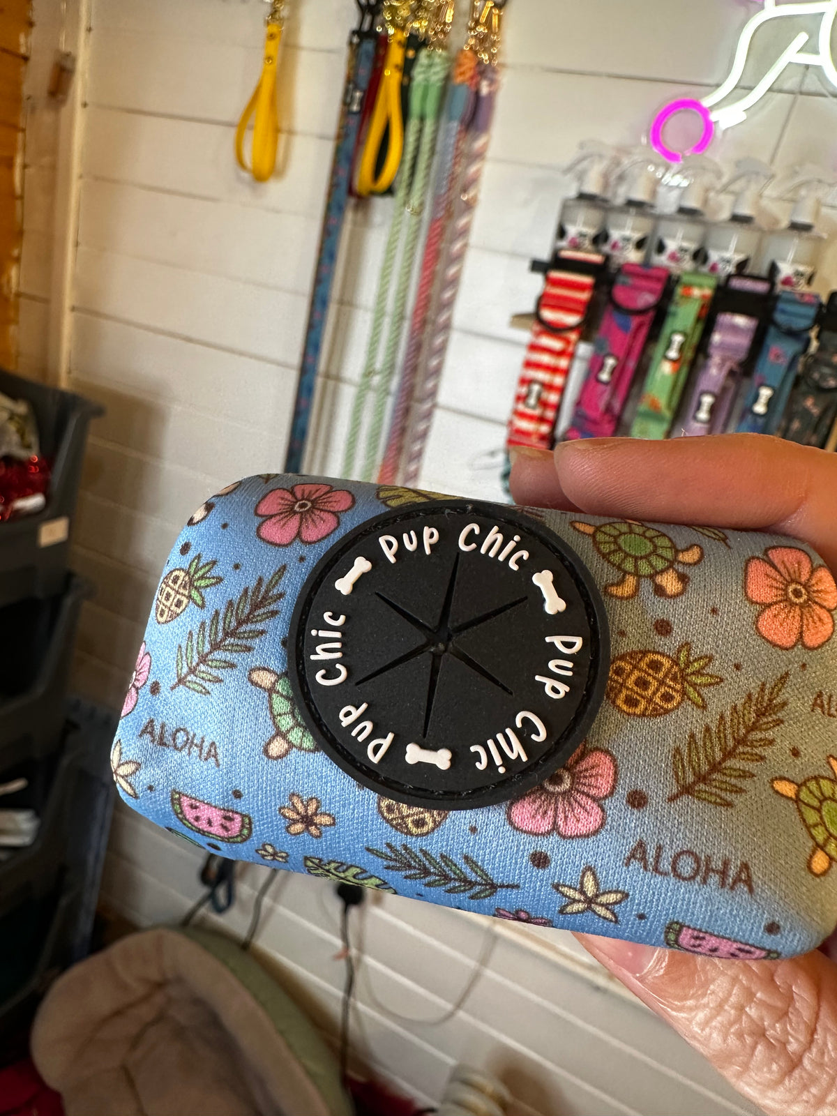 PRE-LOVED: Island Breeze Poo Bag Holder
