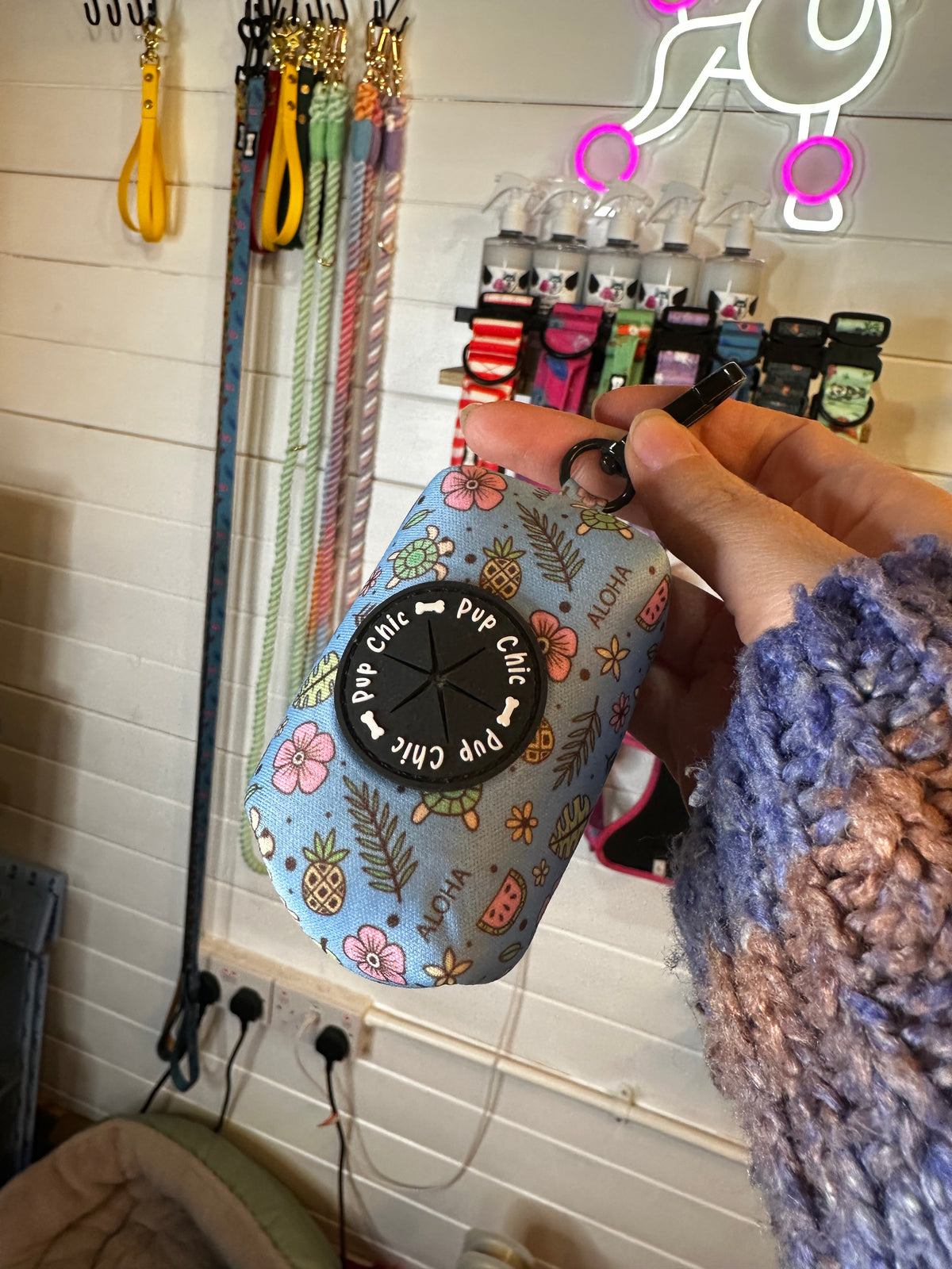 PRE-LOVED: Island Breeze Poo Bag Holder