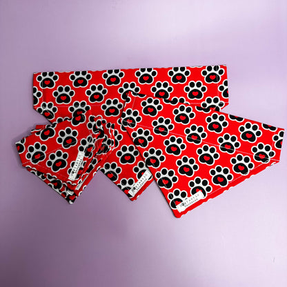 Dog bandanas - paw prints