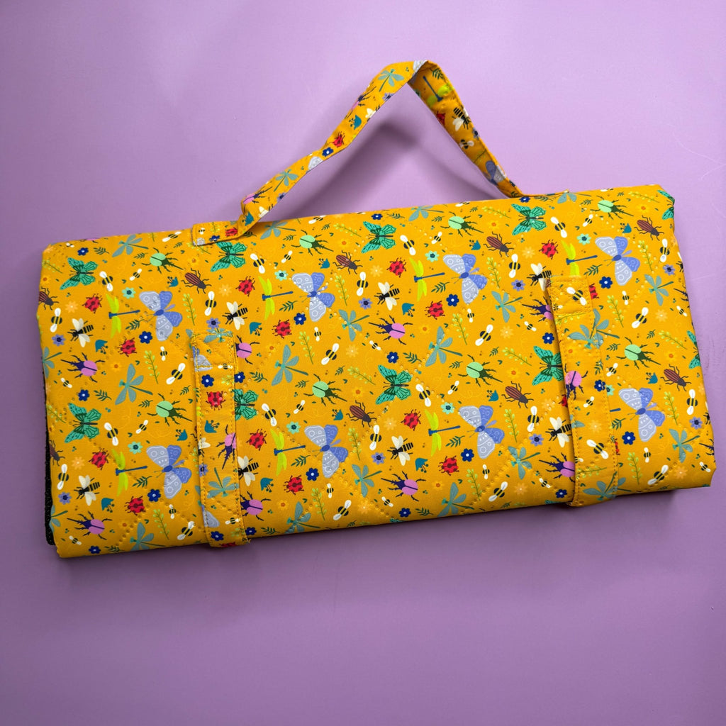 Summer Buzzin' Dog Settle Mat – Lightweight, Waterproof & Travel - Friendly - Pup Chic Boutique