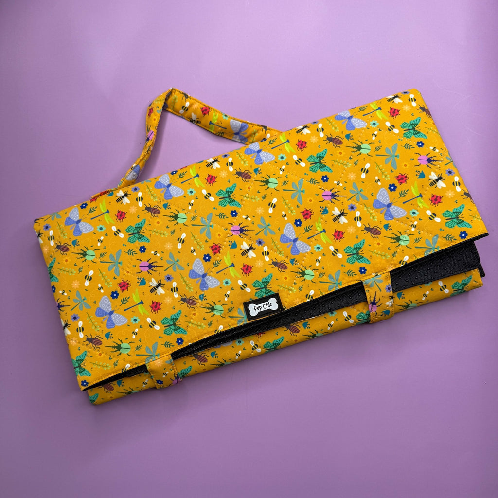 Summer Buzzin' Dog Settle Mat – Lightweight, Waterproof & Travel - Friendly - Pup Chic Boutique
