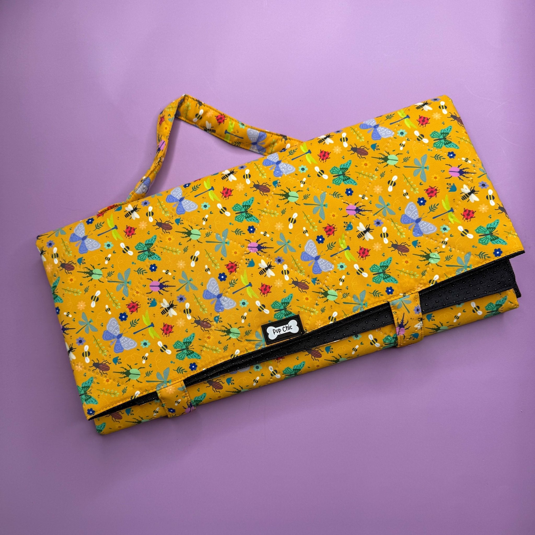 Summer Buzzin' Dog Settle Mat – Lightweight, Waterproof & Travel - Friendly - Pup Chic Boutique