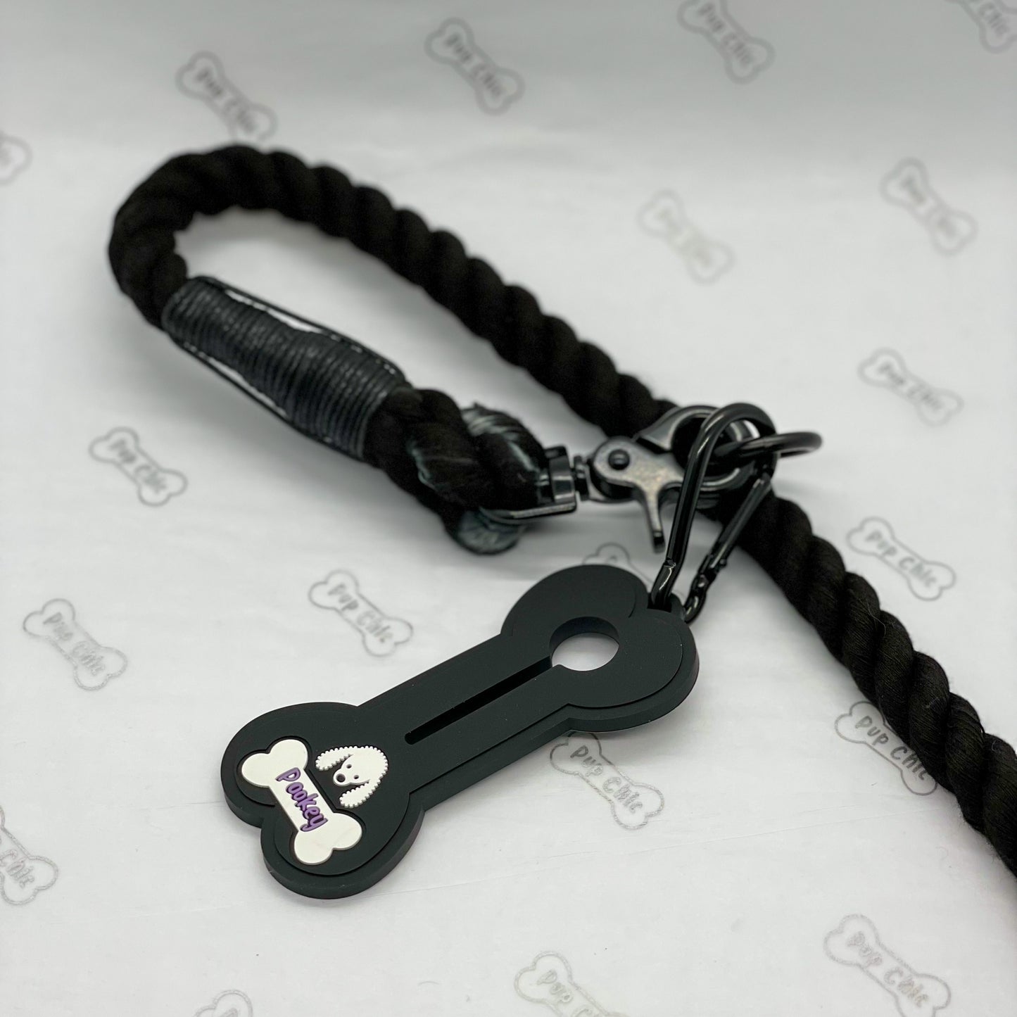 black adjustable rope lead